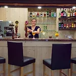 欧湖餐厅酒店 酒店 茹普特河畔巴斯特尔