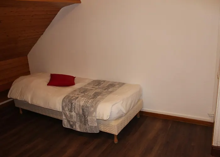 Отель Restaurant Du Du Roc 2*